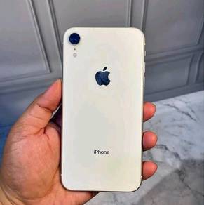 iPHONE XR 64 BATTERY HEALTH 74