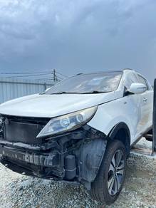 Kia Sportage 2.0 Engine Kosong
