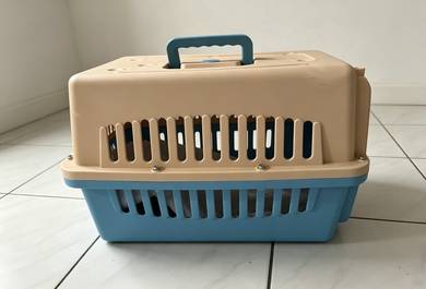 Cat Carrier with toy