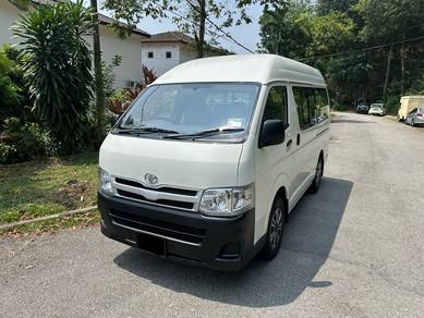 Toyota Hiace in Seri Kembangan, SGR