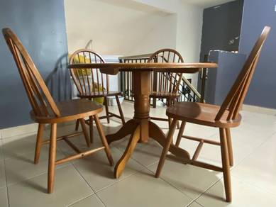 Meja Makan Kayu Solid (Set 4)