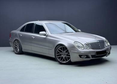 Mercedes Benz E200 200 K AVANTGARDE SPORTS (CBU) in Cheras, SGR