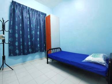 Room in Puchong, SGR