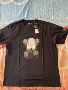 Uniqlo x kaws Japan exclusive Tokyo first t shirt