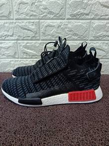 Uk10 Adidas NMD R2  Sneakers