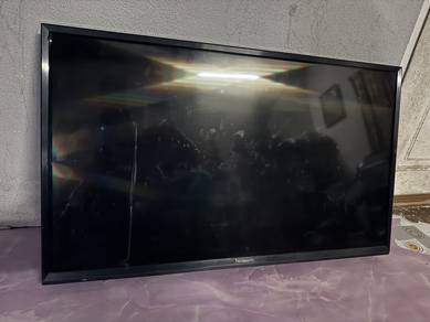 TV lcd panasonic 32 inci