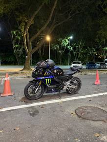 Yamaha R15