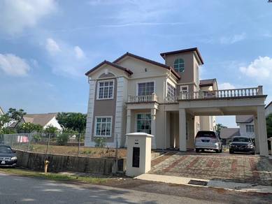 Bungalow House For Sale in Ayer Keroh,MLK