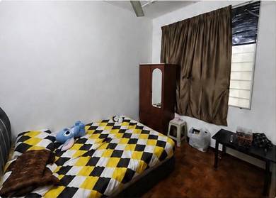 Room in Puchong, SGR