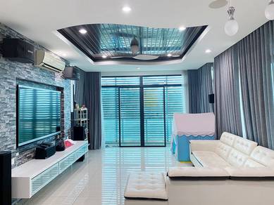 Condominium For Sale in The Light Collection II