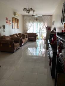Condominium For Sale in Metropolitan Square