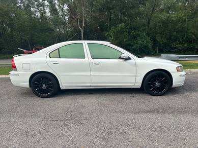 Volvo S60 T in Subang Bestari, SGR