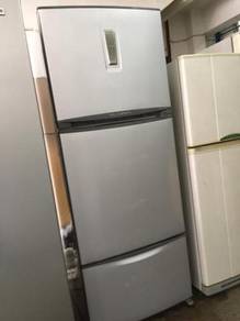 3 Pintu Refrigerator Freezer Toshiba Peti Sejuk