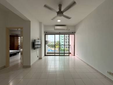 Apartment For Sale in Danga View Apartment