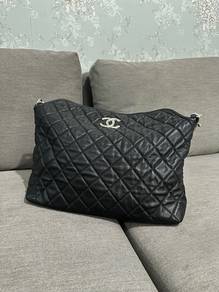 Preloved quilted handbag