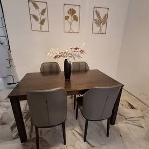 Set meja makan 
