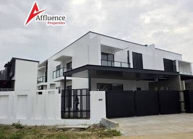 Semi-Detached House For Sale in Kuching,SWK