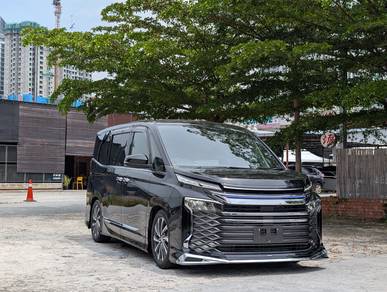 Toyota Voxy S-Z in Old Klang Road, KUL