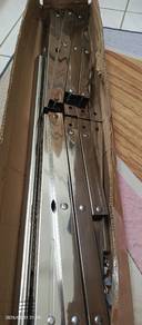 penyangkut baju besi/clothes hanger 