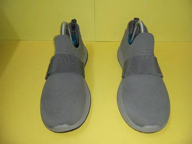 ITEM BUNDLE_Kasut Sneakers Grey Color size 8.5uk
