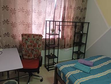 Koi Tropika Puchong Queen Room
