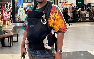 Baby Carrier Momcozy Pure Hug Ergonomics