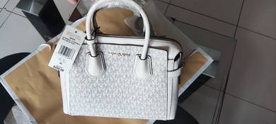 Micheal Kors handbag 👜 with much cheeper price ✨