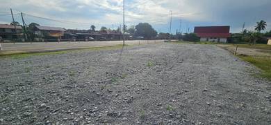 Commercial Land in Umbai, MLK