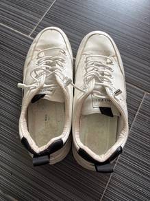 Polo Hill White Shoe