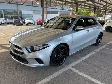 Mercedes Benz A200 200 PROGRESSIVE LINE in Puchong South, SGR
