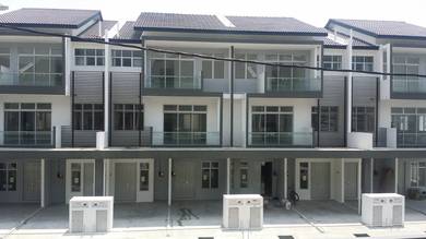 Townhouse For Sale in Bandar Saujana Putra,SGR