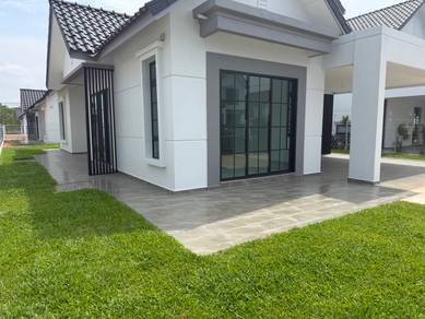 Bungalow House For Sale in Ayer Keroh,MLK