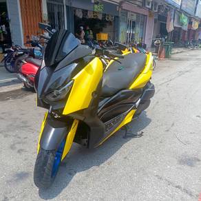 Yamaha XMAX