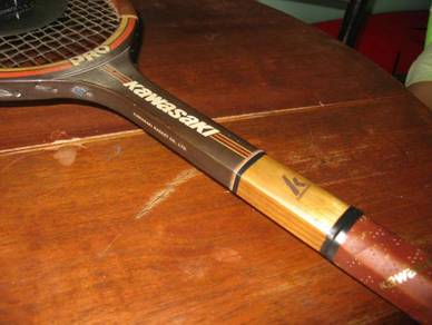 (B125) Vintage Wooden Tennis Racquet With Clock