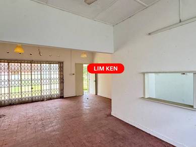 Bungalow House For Sale in Tanjung Bungah,PNG