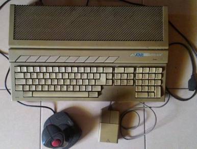 Dy Atari ST 520 FM Game Computer w/ Sony 14" TV