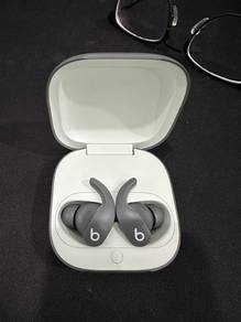 Beats Fit Pro (7/10)