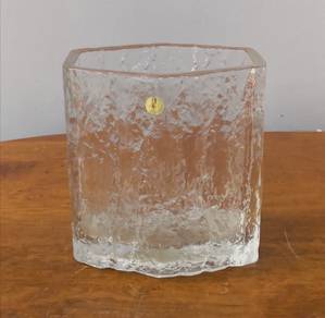 Hoya glass rectangular vase
