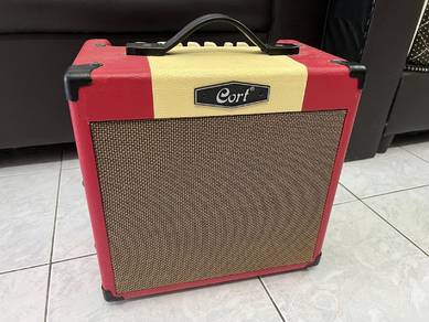 Guitar Amplifier (Cort CM15R-DR)