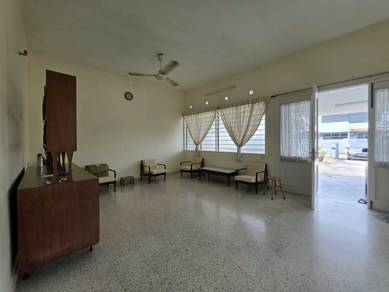 Semi-Detached House For Sale in Jelutong,PNG
