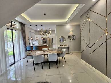 Semi-Detached House For Sale in Bukit Jelutong,SGR