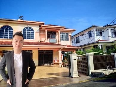 Semi-Detached House For Sale in Cheng,MLK