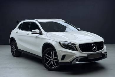 Mercedes Benz GLA200 200 (CBU) in Cheras, SGR