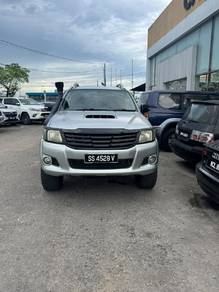 Toyota Hilux DOUBLE CAB 4x4 in Kota Kinabalu, SBH