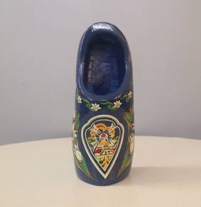 Wooden blue Holland clog decor