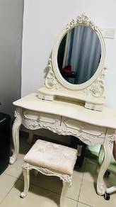 Vinntage Dressing table with stool and Mirror
