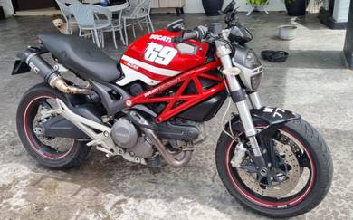 Ducati Monster 795
