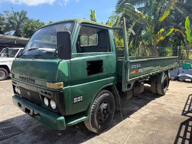 Daihatsu Lori 3ton old model