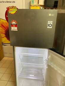 LG Inverter Refrigerator GN-B202SQ 5a1n2 terpakai