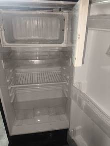 peti sejuk 1pintu toshiba